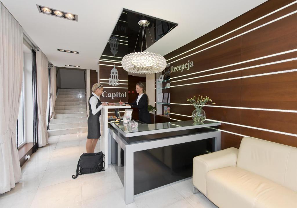 Hotel Capitol Biała Podlaska Exteriör bild