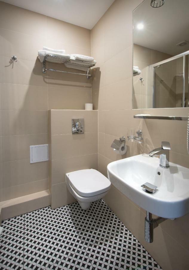 Hotel Capitol Biała Podlaska Exteriör bild